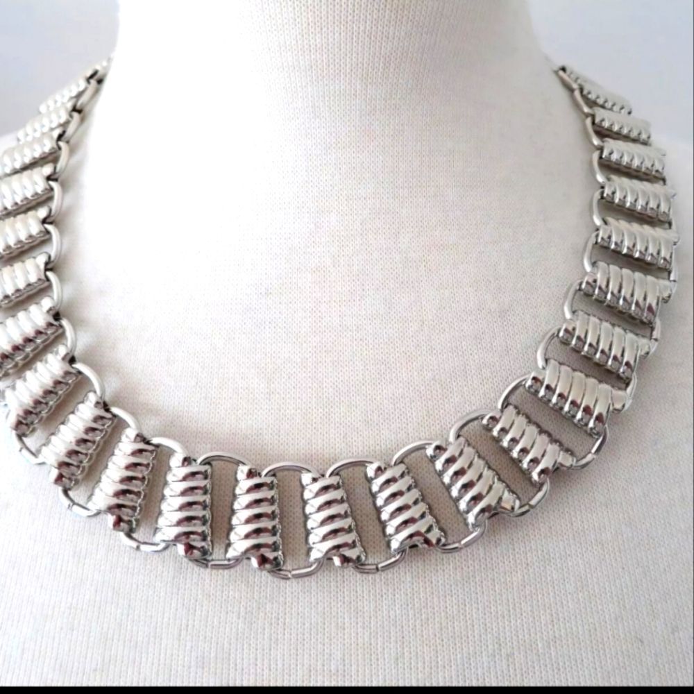 NEW TALBOTS SILVER SEGMENTED NECKLACE 17-20"
